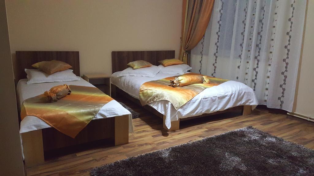 Hotel Casa Alex Târgu Jiu Zimmer foto